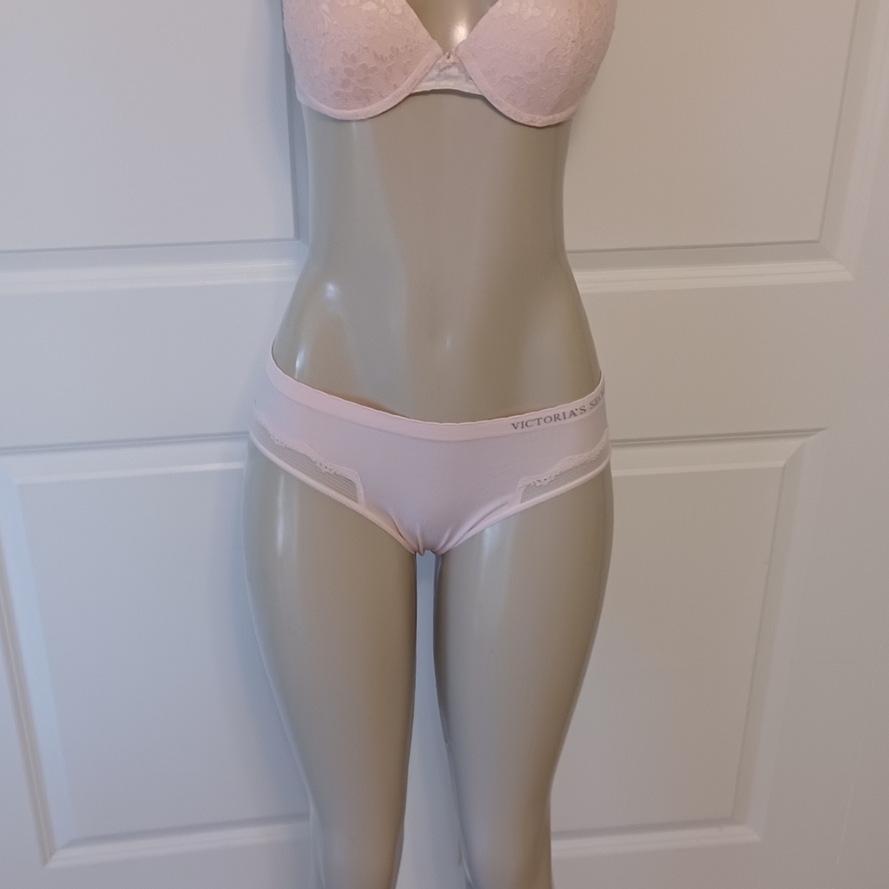 Victoria's secret bra and panties set
